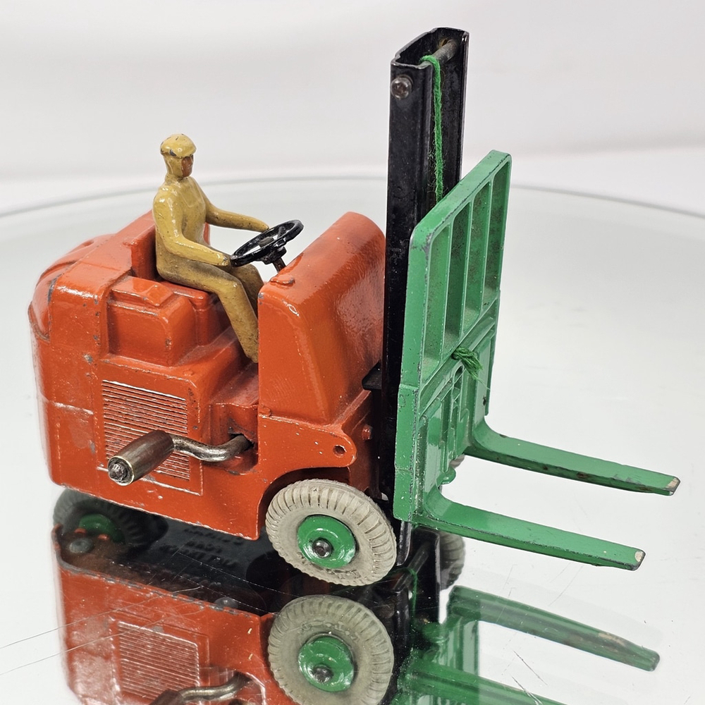Dinky Toys Coventry Climax Fork Lift Truck - Meccano England Diecast Working